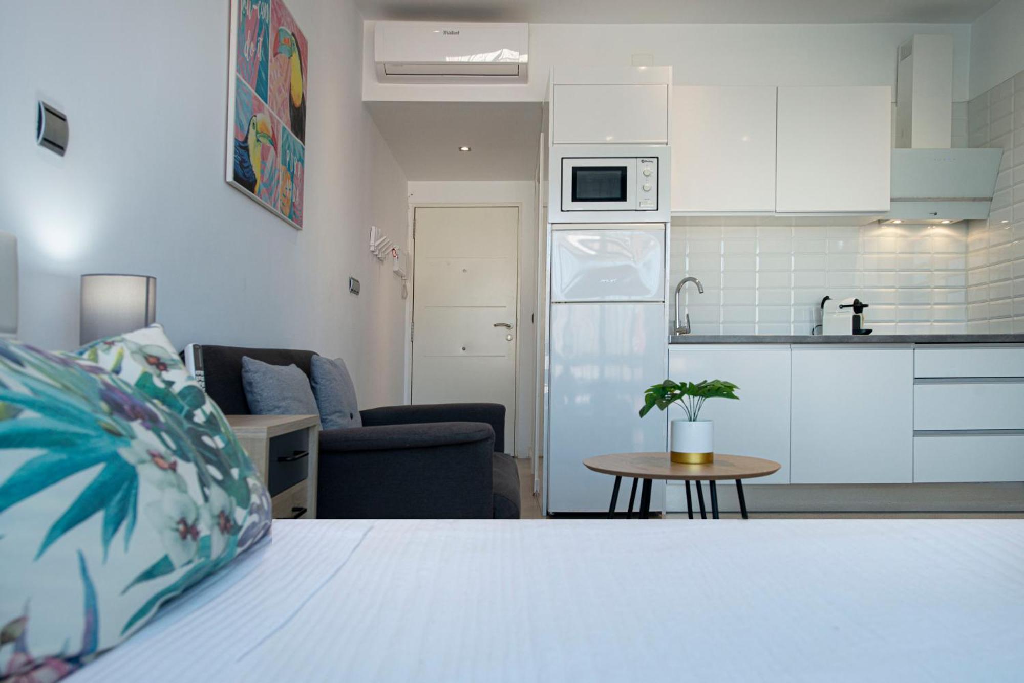 Estudio En Torremolinos Con Piscina Ngoại thất bức ảnh