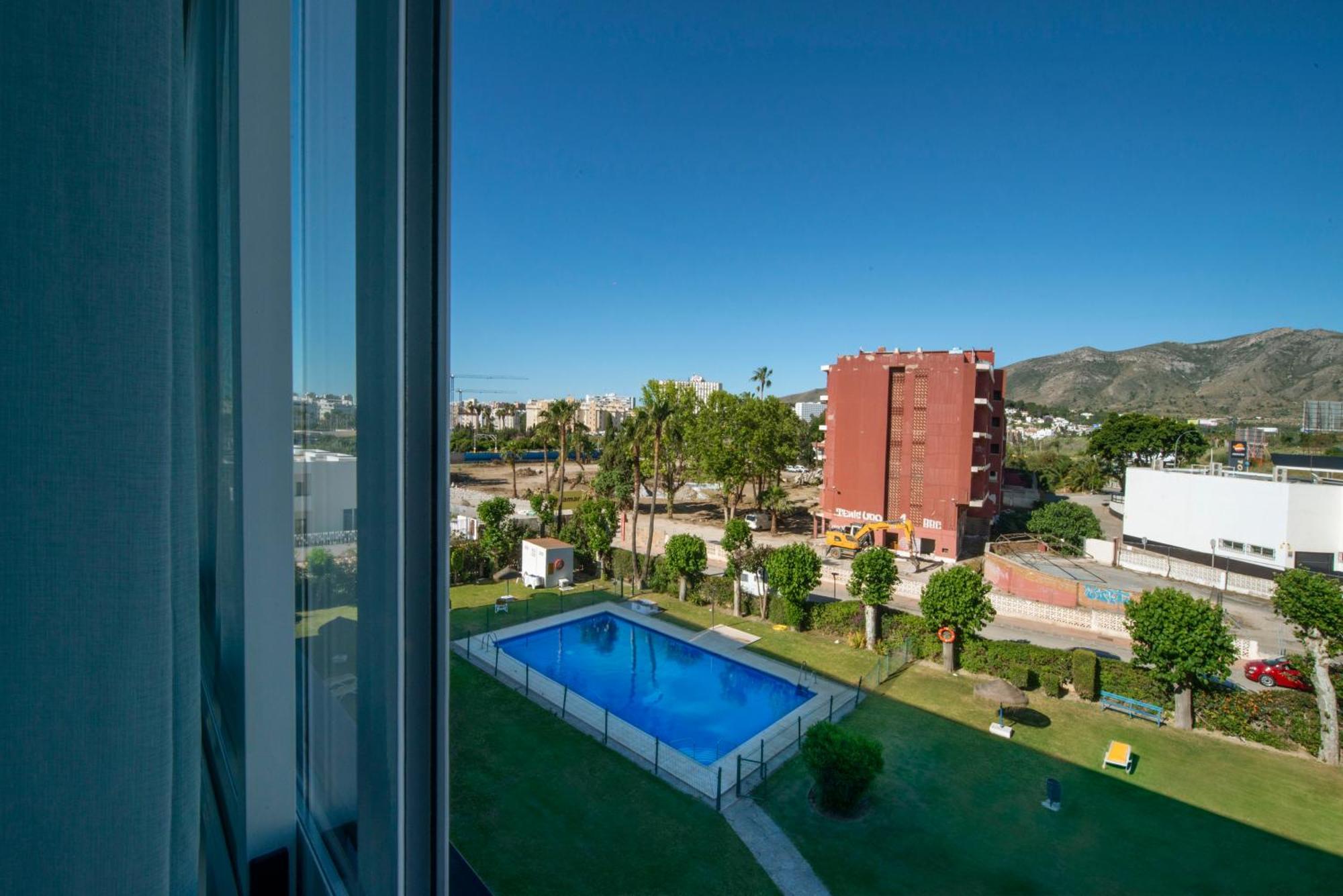 Estudio En Torremolinos Con Piscina Ngoại thất bức ảnh